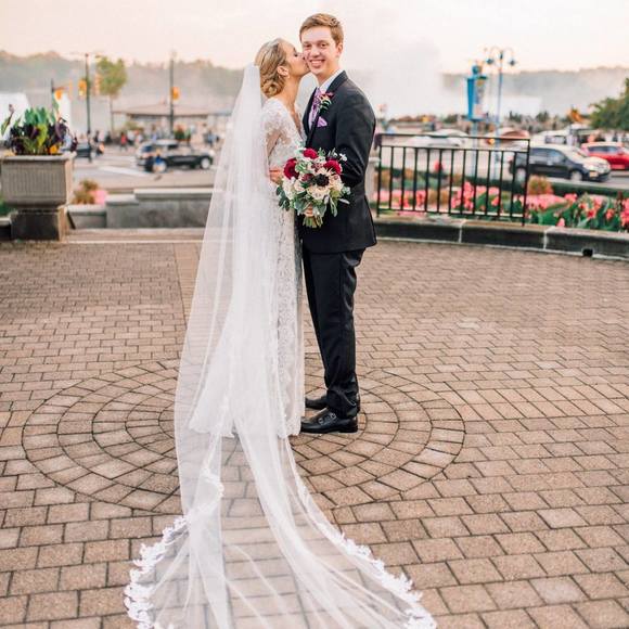 Meet your Posher, Kayla - Picture 1 of 1